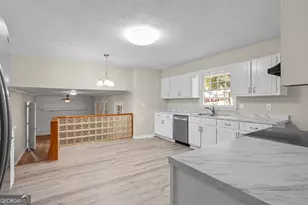 3219 Rondelay Dr, Lithonia, GA 30038 - Photo 7