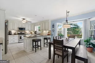 1033 Wash Lee Dr SW, Lilburn, GA 30047 - Photo 9