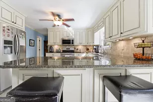 1033 Wash Lee Dr SW, Lilburn, GA 30047 - Photo 11