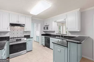 30 Joe Lee Drive, Sharpsburg, GA 30277 - Photo 17