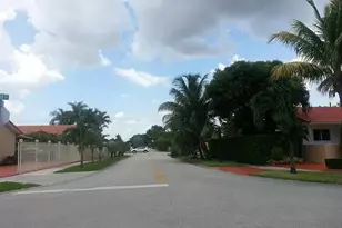 13965 SW 10th St, Miami, FL 33184 - Photo 3