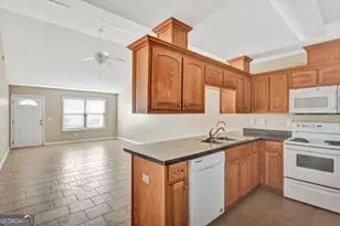 136 Joshua Cir, Brunswick, GA 31525 - Photo 5