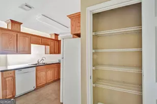 136 Joshua Cir, Brunswick, GA 31525 - Photo 7