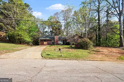 1727 Vauxhall Drive, Lithonia, GA 30058 - Photo 1