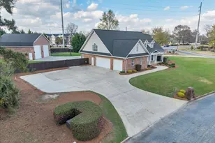 32 Willow Lake Dr, Warner Robins, GA 31093 - Photo 3