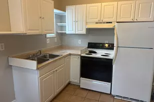 836 E Henry St, Savannah, GA 31401 - Photo 9