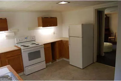 649 SW Kenilworth Circle #BASEMENT APT, Stone Mountain, GA 30083 - Photo 5