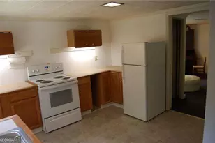 649 SW Kenilworth Circle, Stone Mountain, GA 30083 - Photo 5