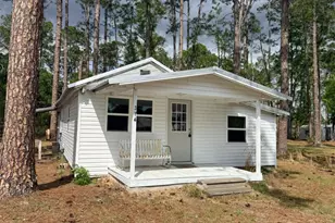 374 Patterson St, Baxley, GA 31513 - Photo 1