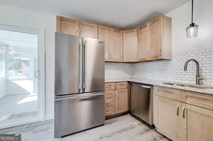 308 E 4th St, Springfield, GA 31329 - Photo 17