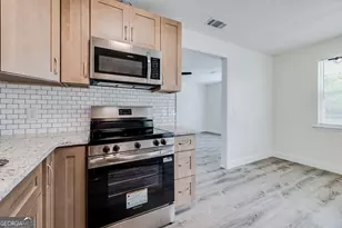 308 E 4th St, Springfield, GA 31329 - Photo 19