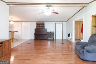 283 Third St, Colbert, GA 30628 - Photo 9