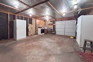 283 Third St, Colbert, GA 30628 - Photo 33