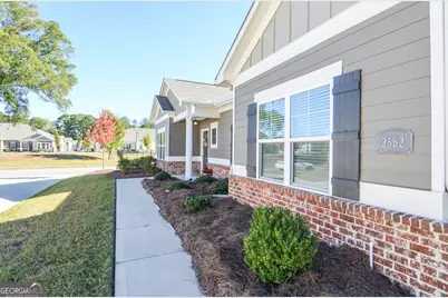 2562 Rathburn Circle, Loganville, GA 30052 - Photo 3