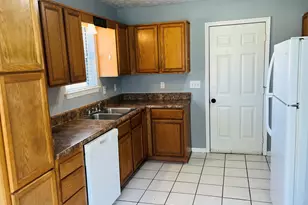 405 Peeks Crossing Dr, Senoia, GA 30276 - Photo 7