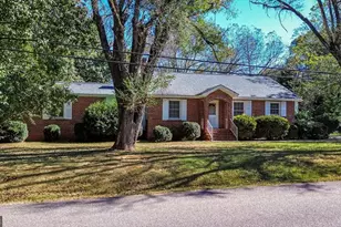 362 Sims St, Maysville, GA 30558 - Photo 1