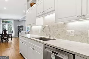 47 Willow Glen, Atlanta, GA 30342 - Photo 23