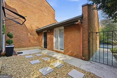 47 Willow Glen, Atlanta, GA 30342 - Photo 5