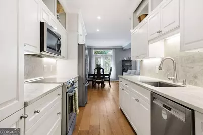 47 Willow Glen, Atlanta, GA 30342 - Photo 21