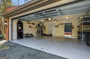 47 Willow Glen, Atlanta, GA 30342 - Photo 9