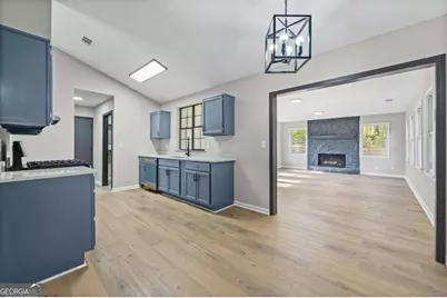 7823 Chase Woods Drive, Jonesboro, GA 30236 - Photo 9