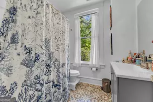 712 E 37th St, Savannah, GA 31401 - Photo 25