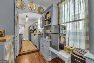 712 E 37th St, Savannah, GA 31401 - Photo 17