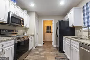 304 Laurel Woods Dr, Warner Robins, GA 31088 - Photo 11