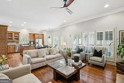 1038 Pine Grove Avenue NE, Brookhaven, GA 30319 - Photo 9