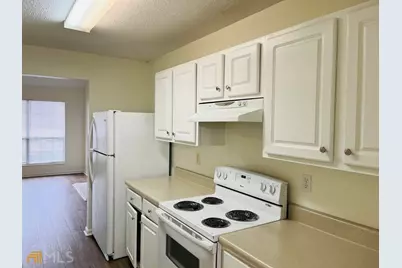 4037 Ravenwood Court, Union City, GA 30291 - Photo 3