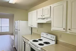 4037 Ravenwood Ct, Union City, GA 30291 - Photo 3