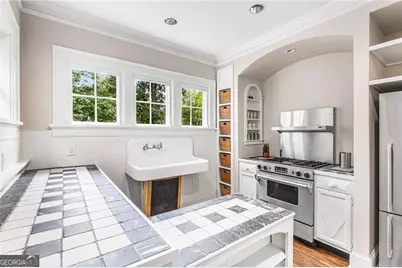 2417 Glenwood Drive NE, Atlanta, GA 30305 - Photo 9