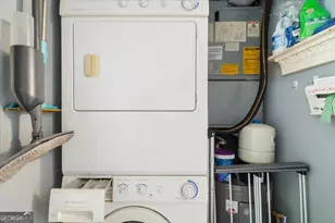 2023 Oakview Rd SE, Atlanta, GA 30317 - Photo 13