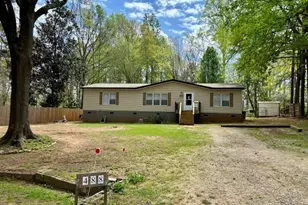 488 Lake Cir, Newnan, GA 30263 - Photo 1