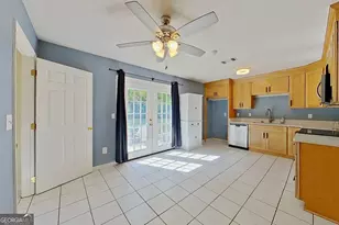 565 S Oaks Courts, Waycross, GA 31503 - Photo 9