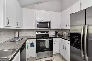 2521 Country Club Dr, Conyers, GA 30013 - Photo 9