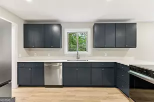 147 Greenwood St, Jesup, GA 31545 - Photo 7