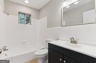 147 Greenwood St, Jesup, GA 31545 - Photo 13