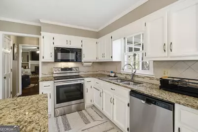 2563 Bridgewood Lane, Snellville, GA 30078 - Photo 11