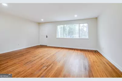2105 Saint Johns Avenue, Savannah, GA 31404 - Photo 9