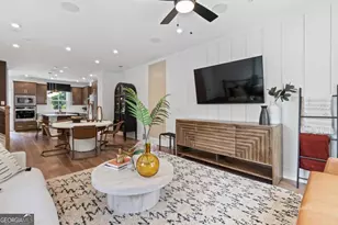 2576 Astaire Ct, Atlanta, GA 30318 - Photo 11