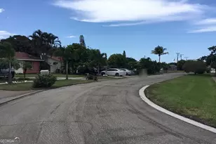 1137 W Mountain Dr, West Palm Beach, FL 33406 - Photo 5