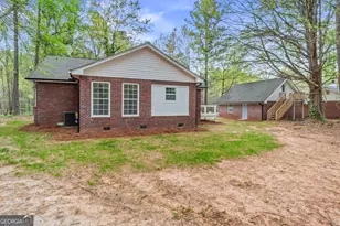 1255 McCart Cir, Jackson, GA 30233 - Photo 9