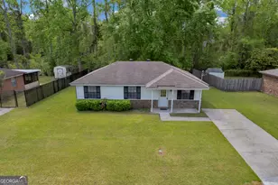 202 Sequoia Cir, Hinesville, GA 31313 - Photo 1