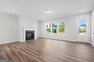 1359 Crk Vw Ln NW, Atlanta, GA 30318 - Photo 9