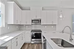 1359 Crk Vw Ln NW, Atlanta, GA 30318 - Photo 17