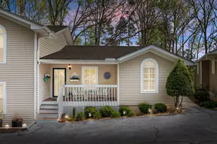 551 Lake Pl Dr, Lavonia, GA 30553 - Photo 1