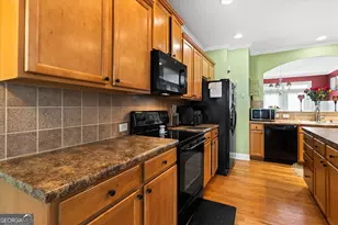 284 Blue Pointe Ct, Suwanee, GA 30024 - Photo 17