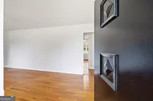 93 Carlton Ave, Union Point, GA 30669 - Photo 5