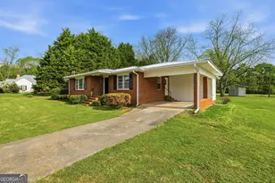 93 Carlton Ave, Union Point, GA 30669 - Photo 3